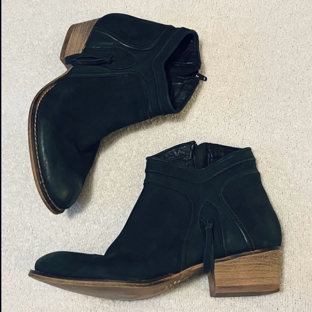 rebels Dark Forest Green Ankle Booties with Wood-Tone Block Heel Sz 6.5
